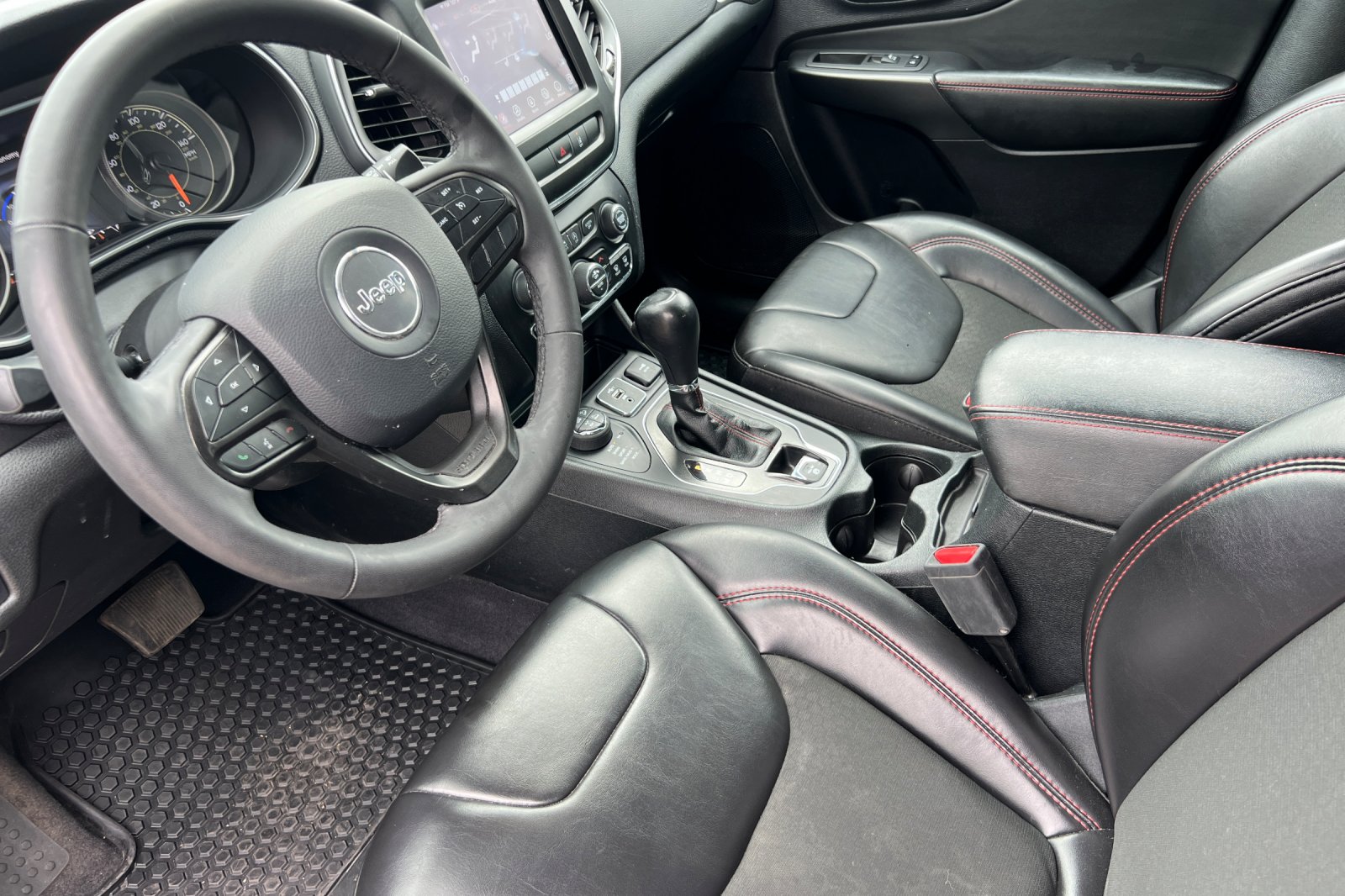 2022 Jeep Cherokee Trailhawk photo 6