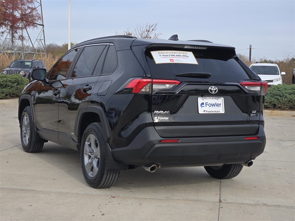 2025 Toyota RAV4 Hybrid LE photo 3