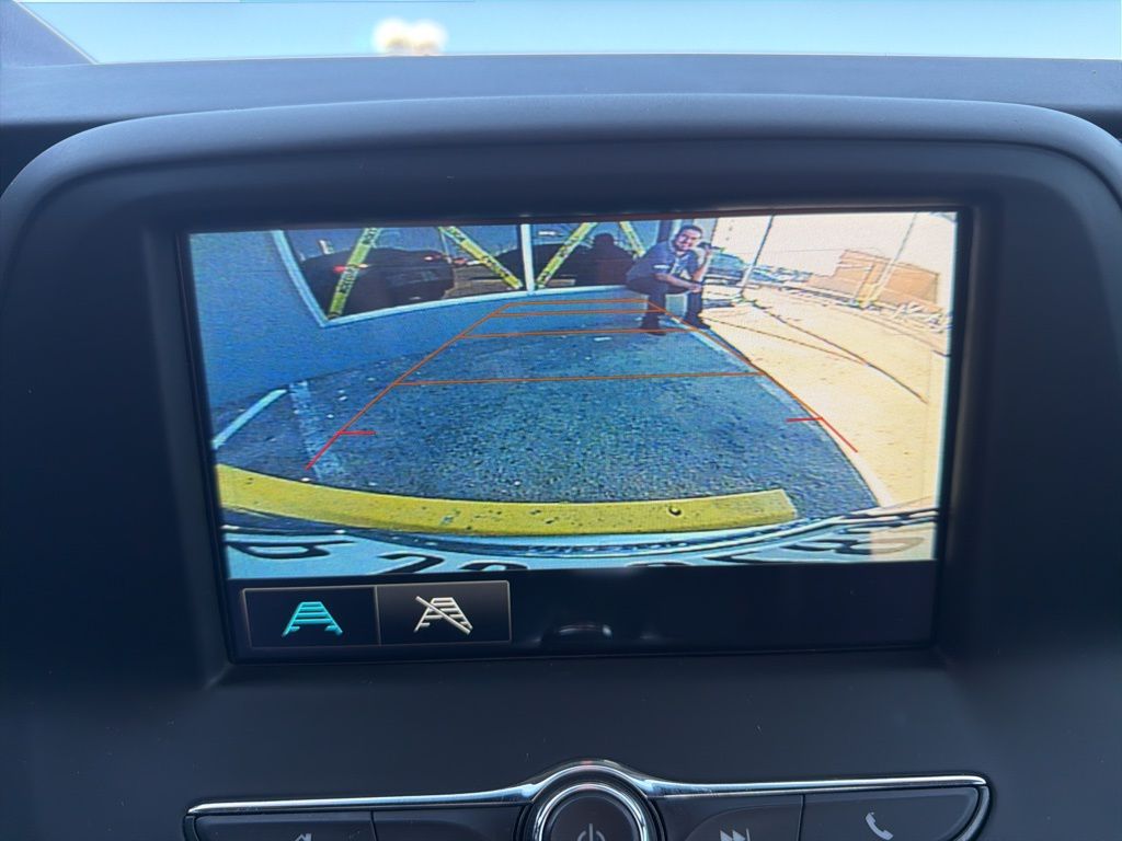 2018 Chevrolet Camaro 1LT photo 24