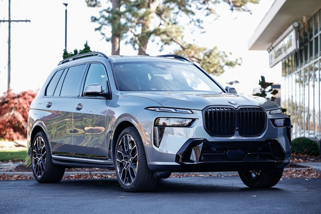 2026 BMW X7 40i's photo