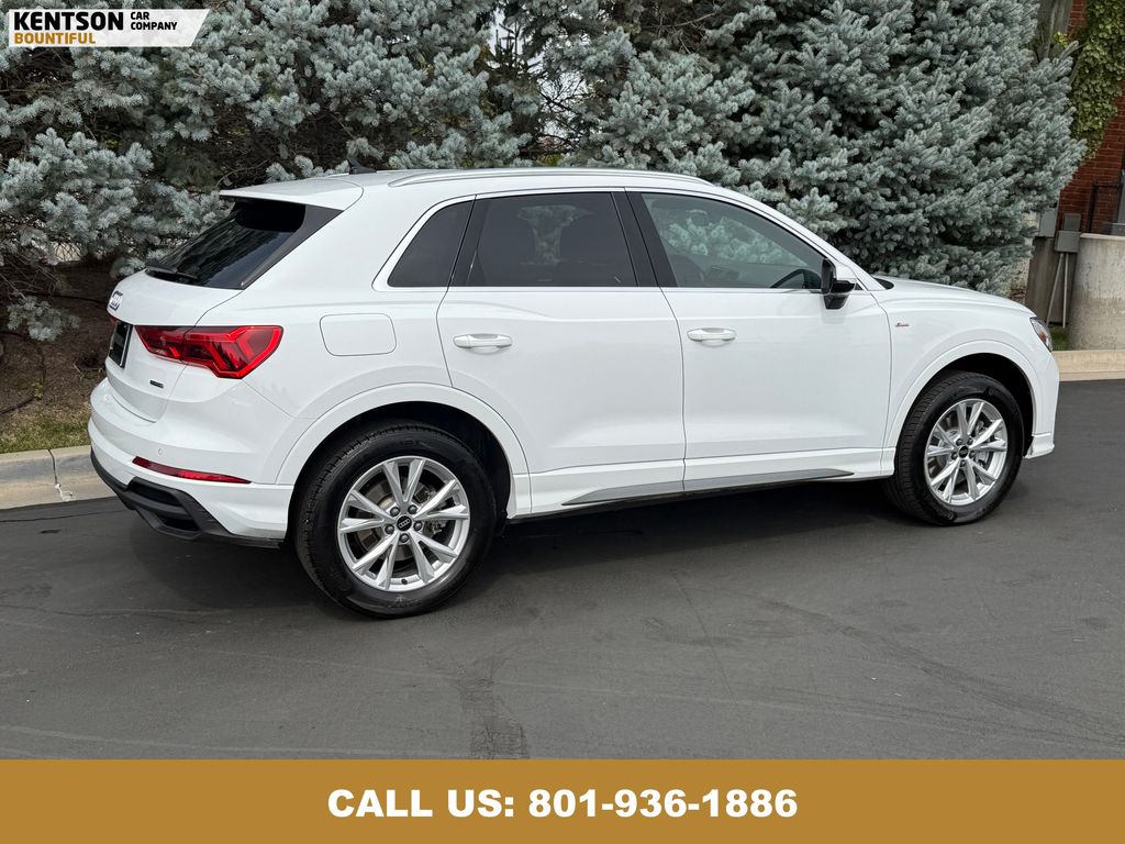 2025 Audi Q3 S line Premium photo 7