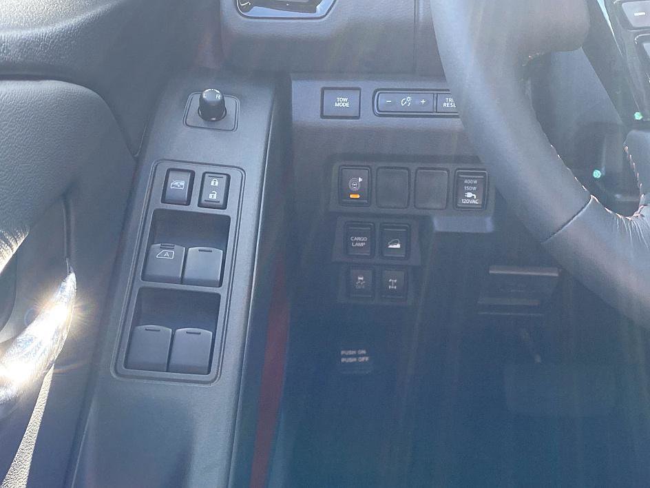 2025 Nissan Frontier PRO-4X photo 9