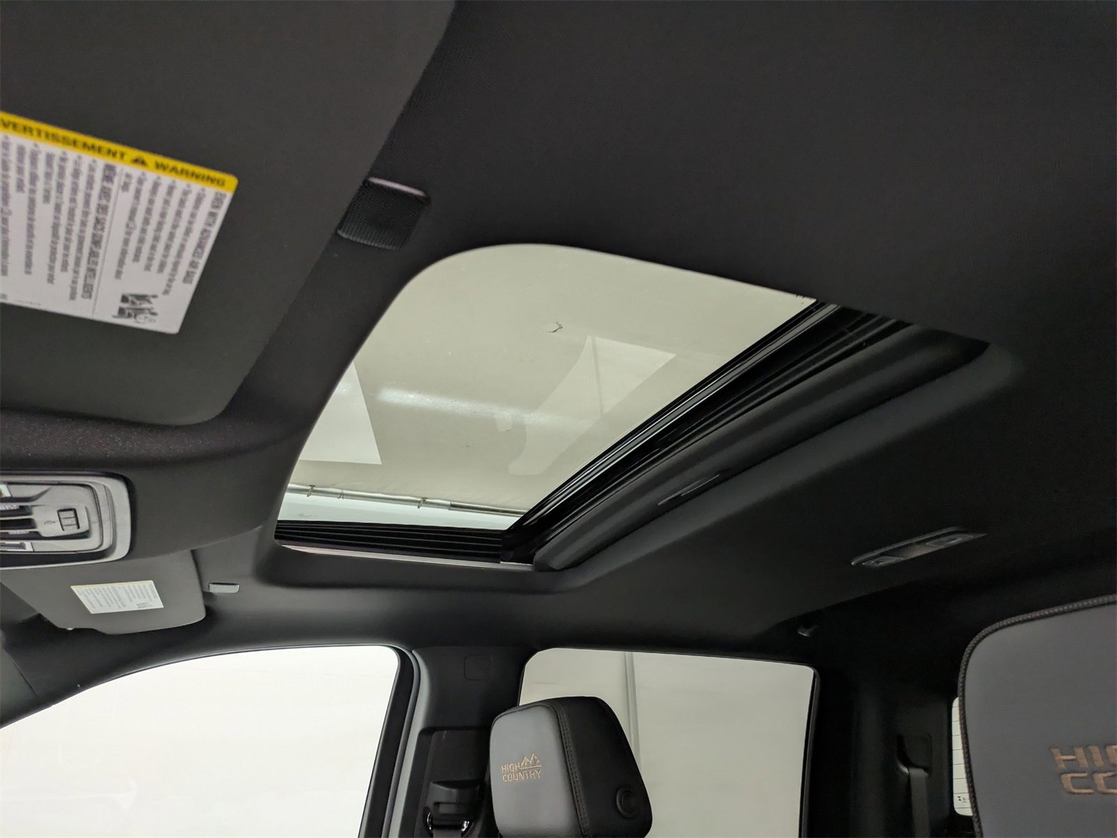 2025 Chevrolet Silverado 3500HD High Country photo 17