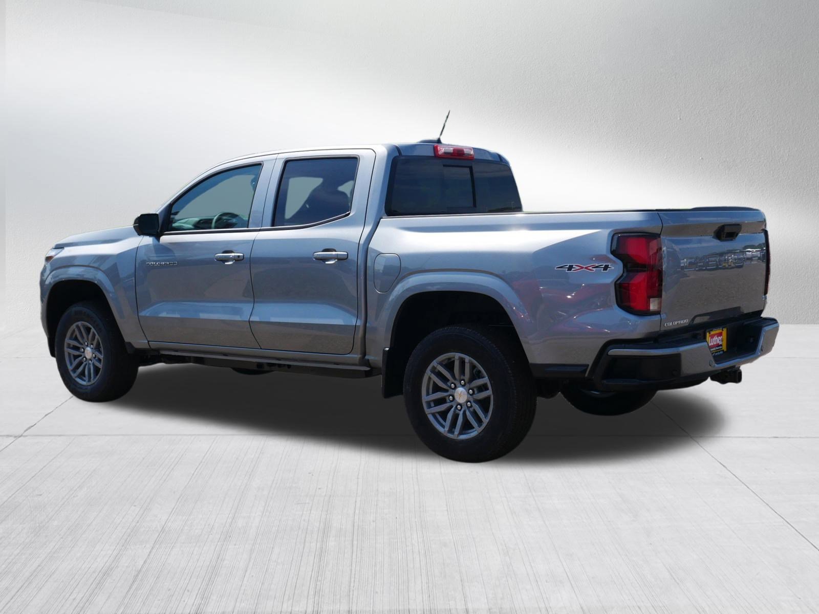 2025 Chevrolet Colorado Work Truck LT photo 2