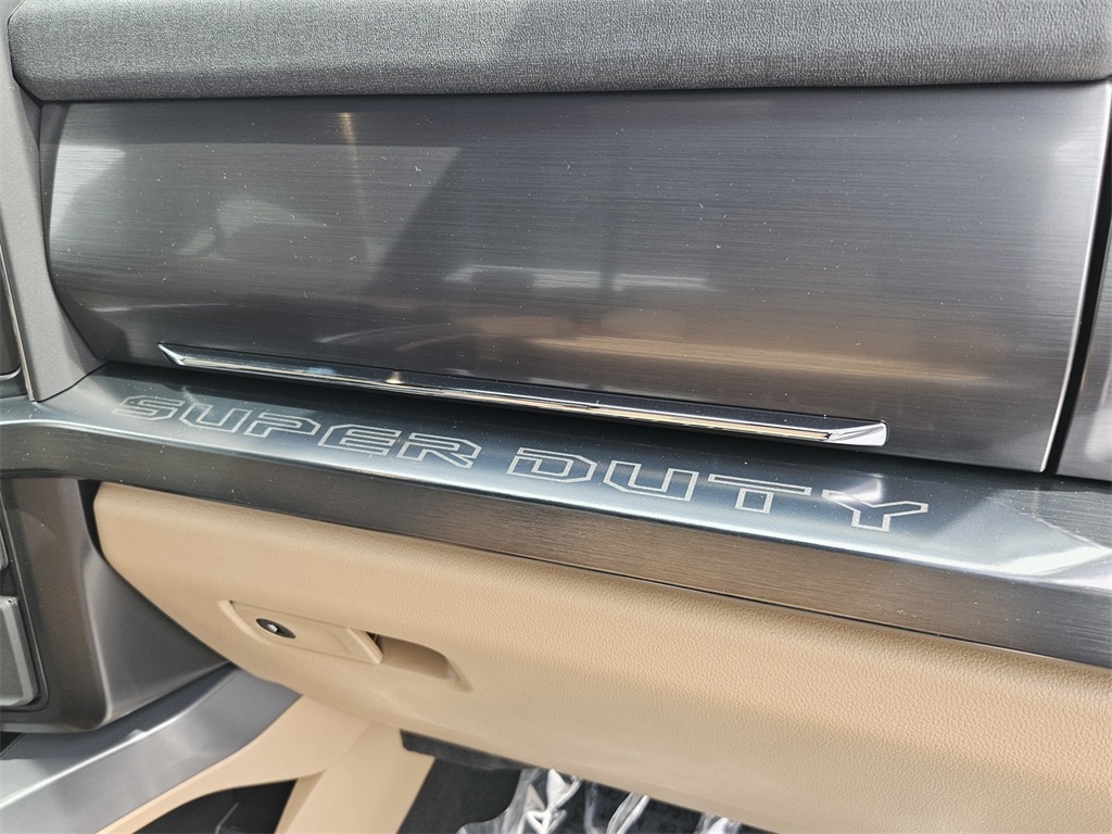 2025 Ford F-250 Lariat photo 37