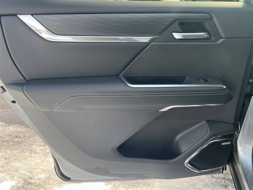 2026 GMC ACADIA - Image 28