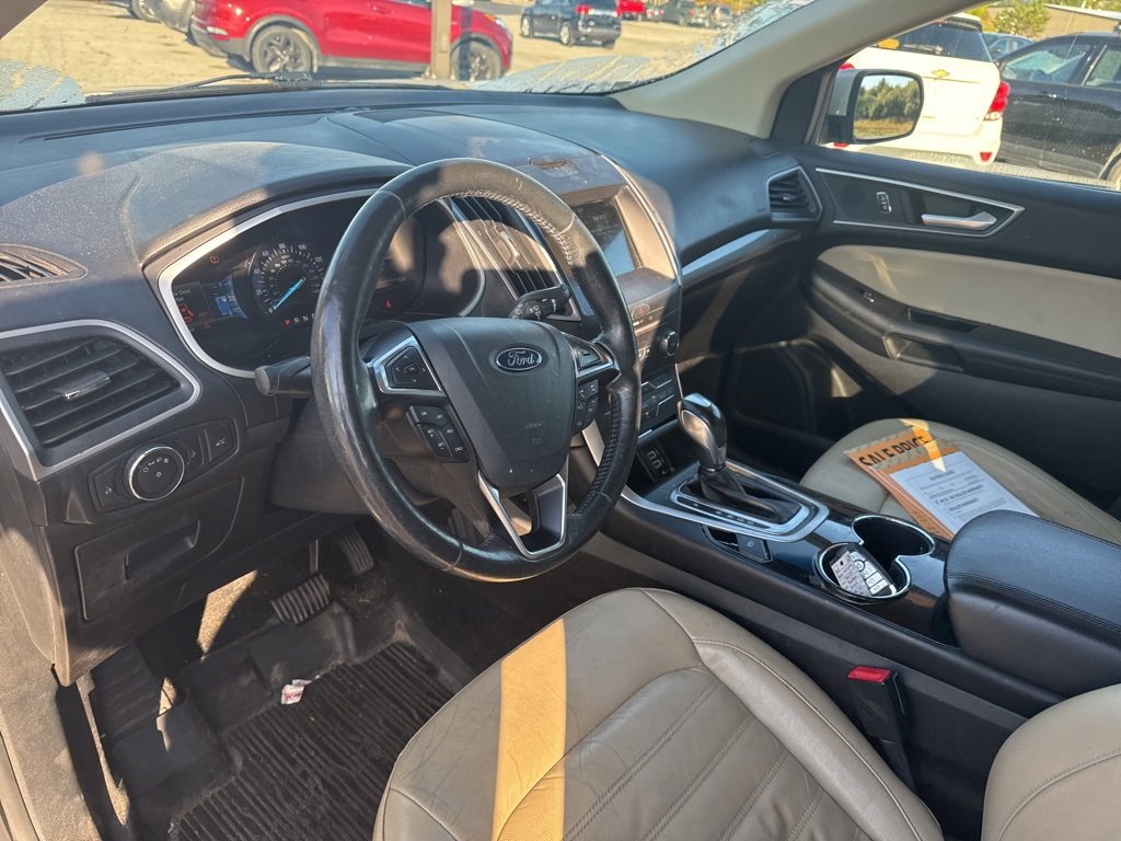 2017 Ford Edge SEL photo 16