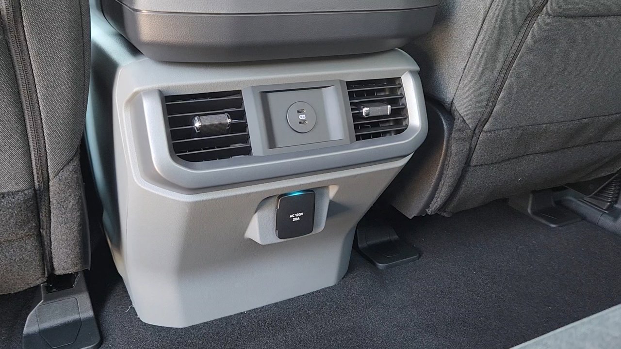 2025 Ford F-150 Lightning XLT photo 20
