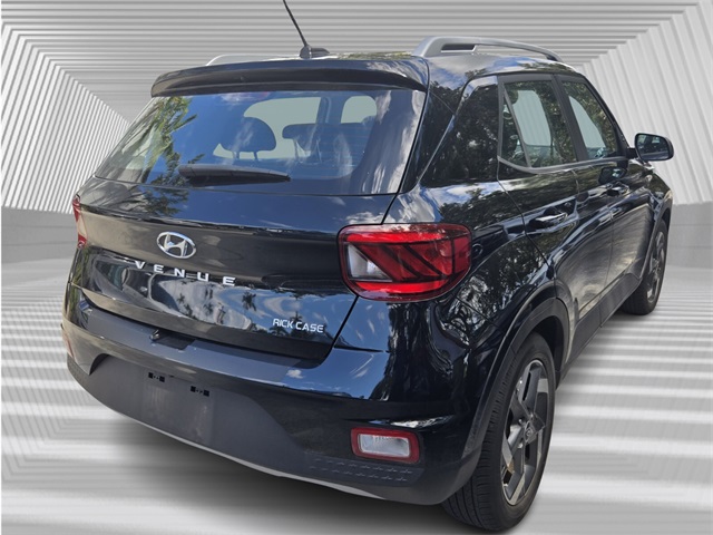 2023 Hyundai Venue SEL photo 3
