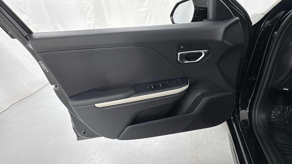 2025 Kia K4 GT-Line photo 15