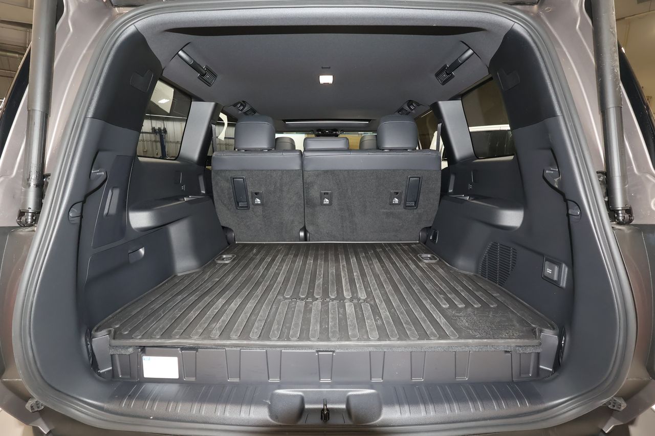 2025 Toyota Land Cruiser photo 25