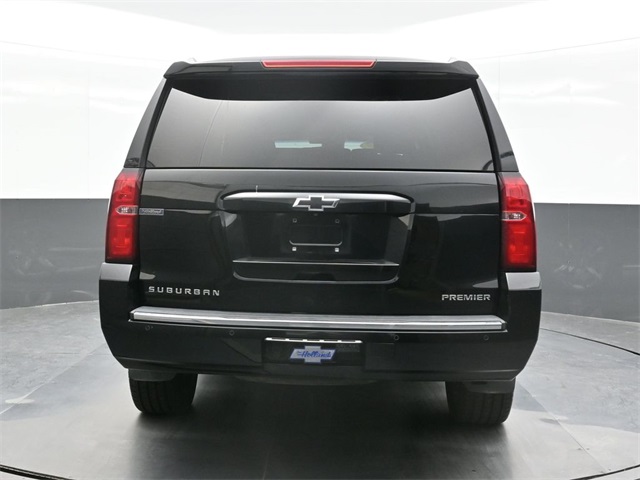 2019 Chevrolet Suburban Premier photo 2