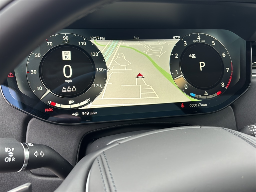 2025 Land Rover Range Rover SE photo 10