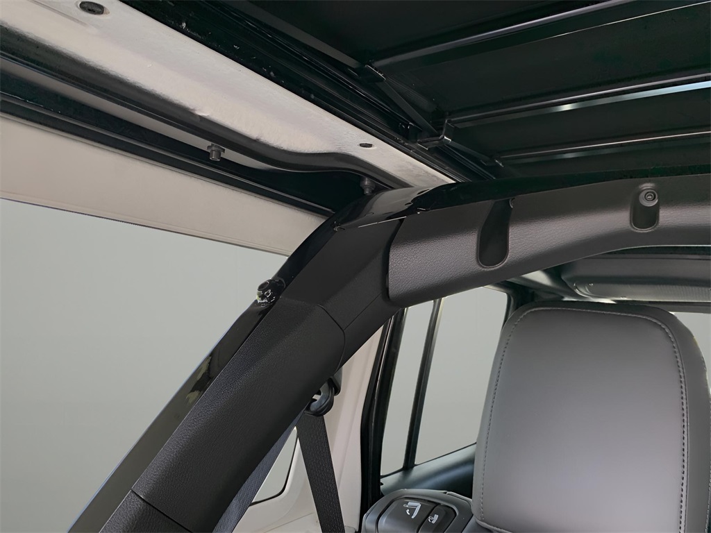 2025 Jeep Wrangler Willys photo 23