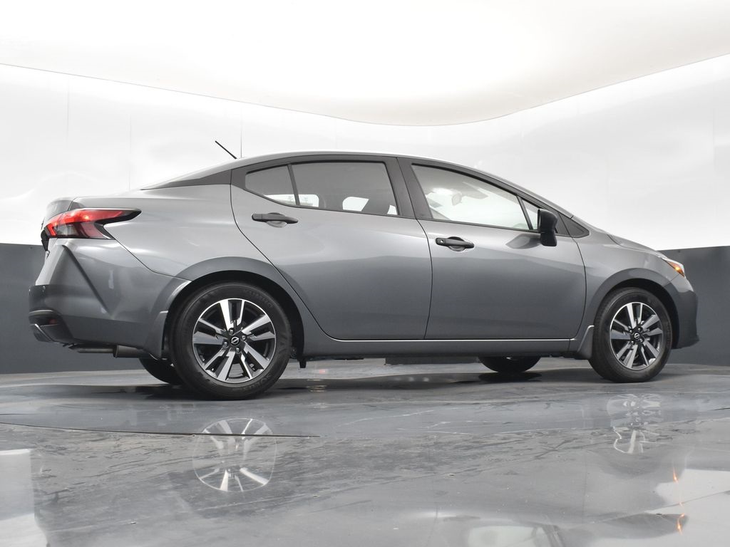 2025 Nissan Versa 1.6 S photo 38