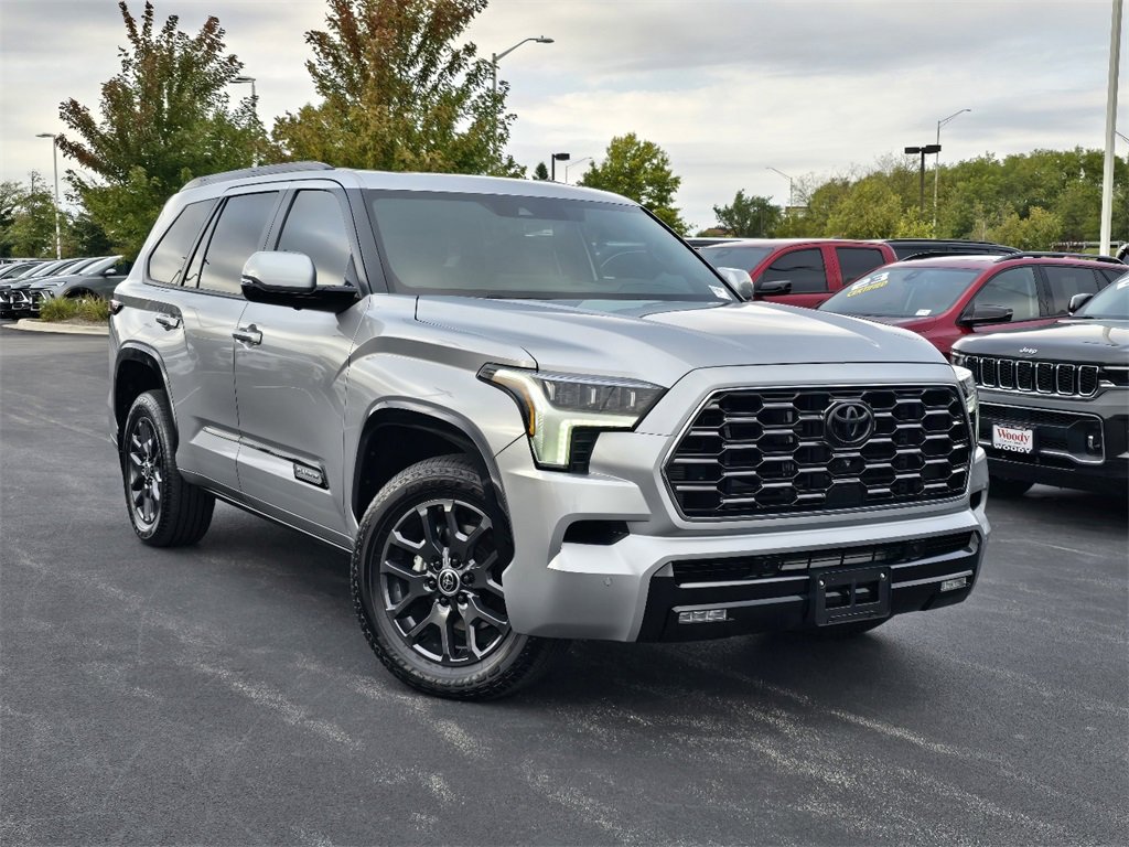 2024 Toyota Sequoia SR5 photo 2