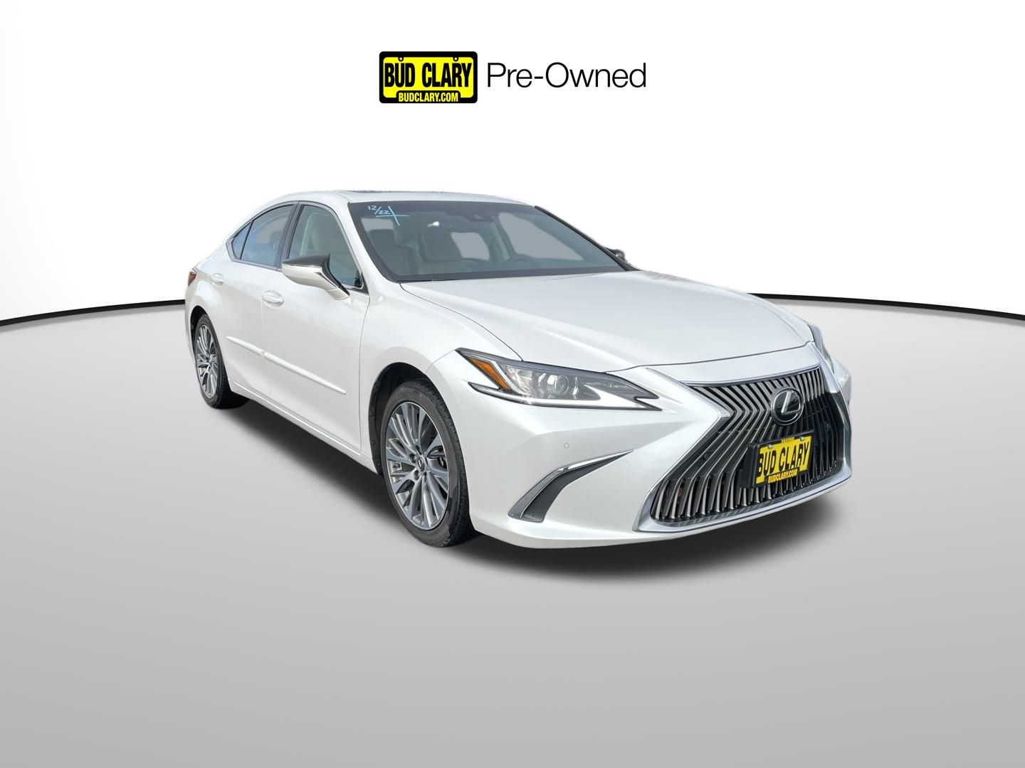 2020 Lexus ES 350's photo