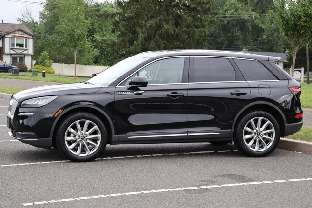 2022 Lincoln Corsair Standard photo 7