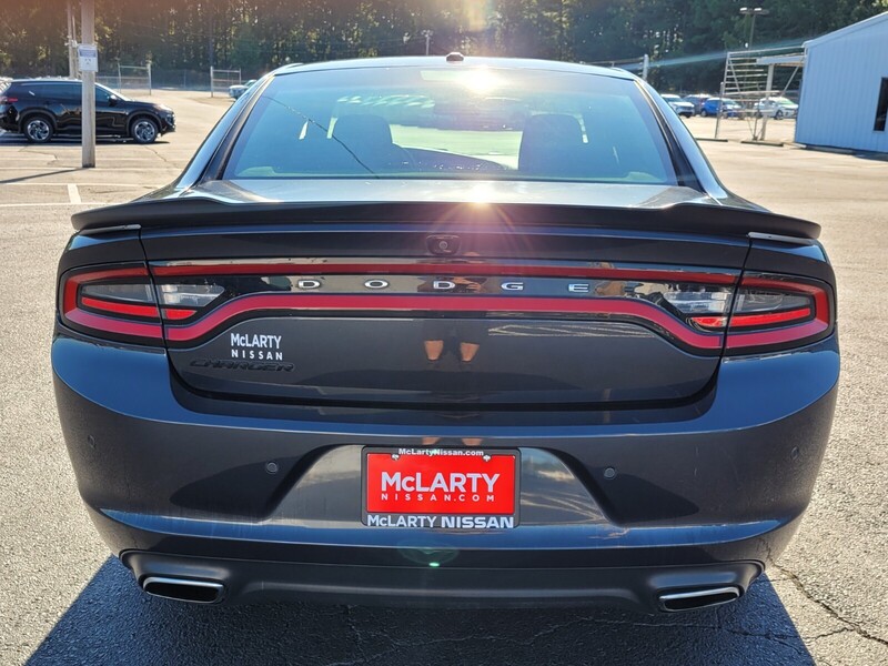 2018 Dodge Charger SXT photo 4