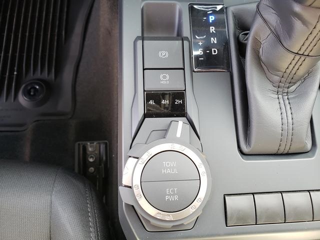 2025 Toyota Tacoma SR5 4x4 Double Cab photo 18