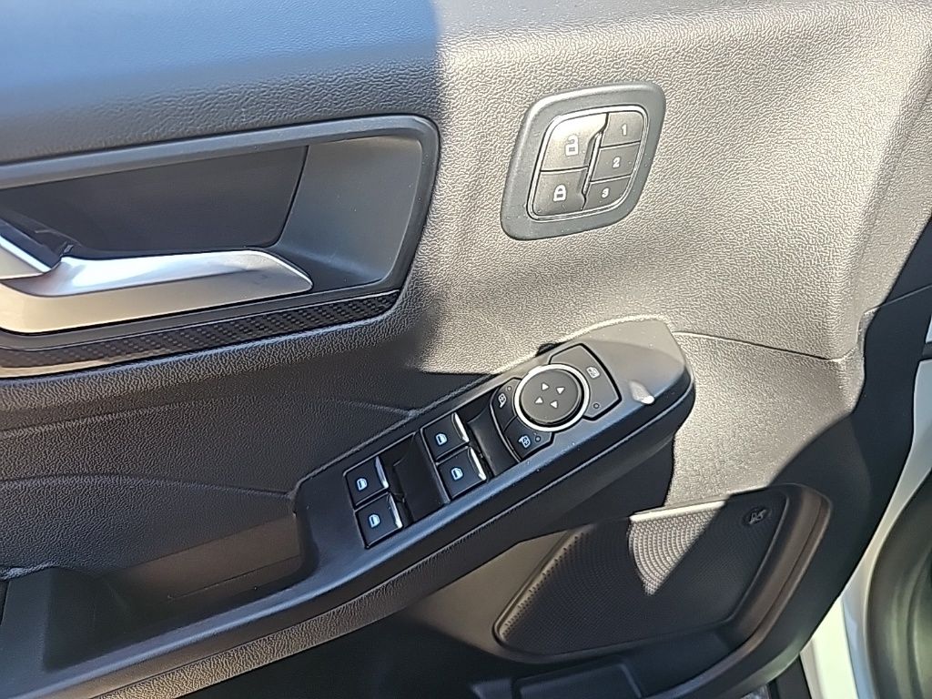 2025 Ford Escape ST-Line Select photo 19