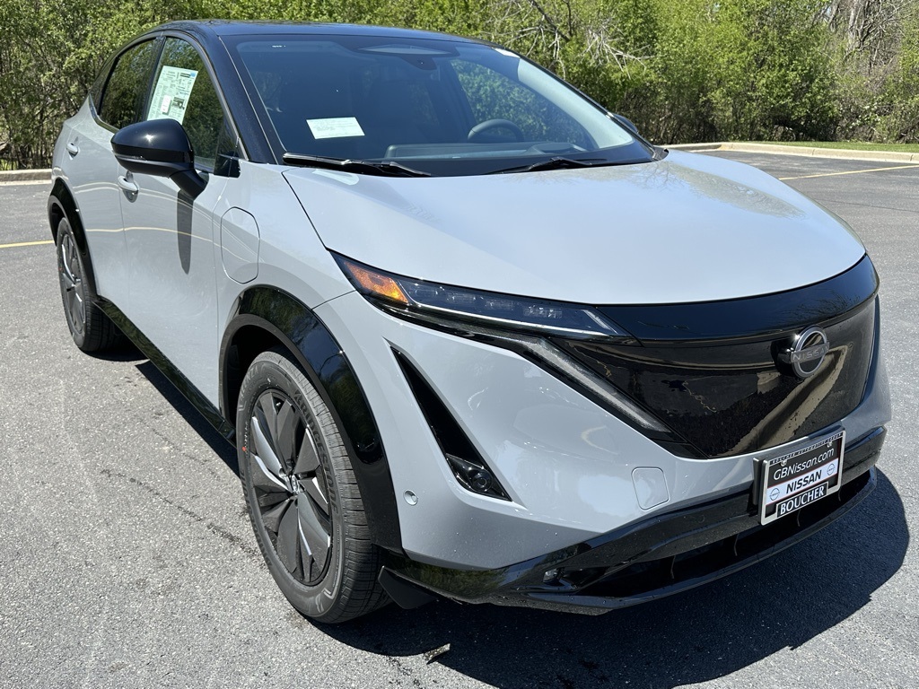 2025 Nissan ARIYA Platinum photo 2