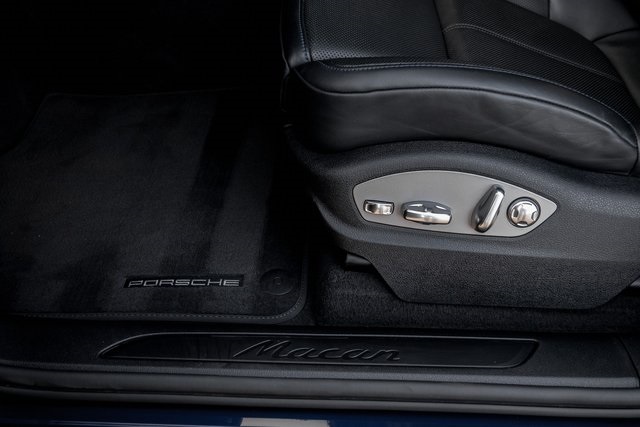 2025 Porsche Macan photo 4