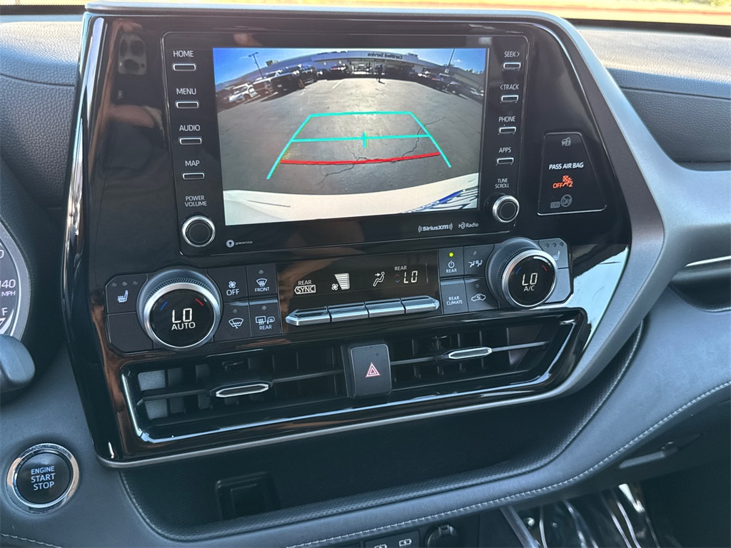2022 Toyota Highlander XLE photo 27