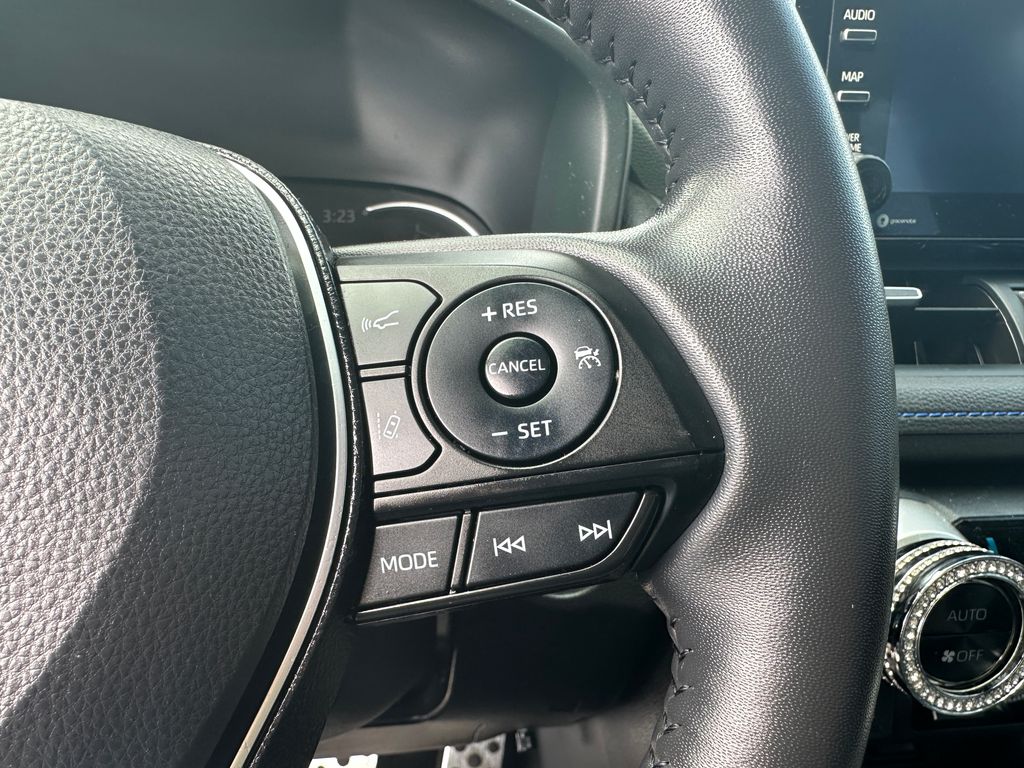 2020 Toyota RAV4 Hybrid XSE photo 20
