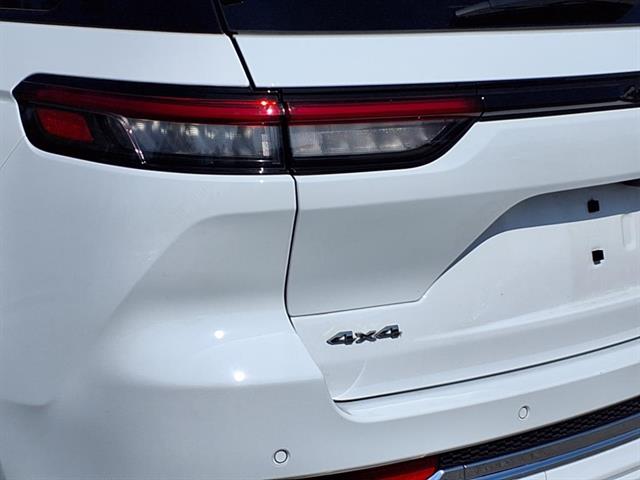 2023 Jeep Grand Cherokee Overland photo 25