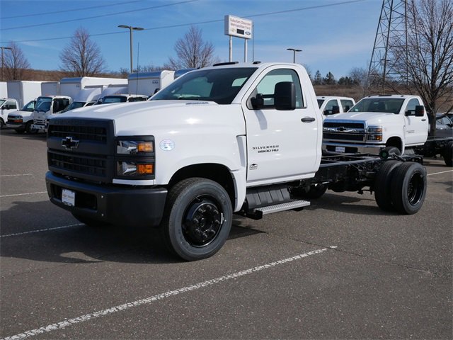 2023 Chevrolet Silverado 5500HD Work Truck photo 3