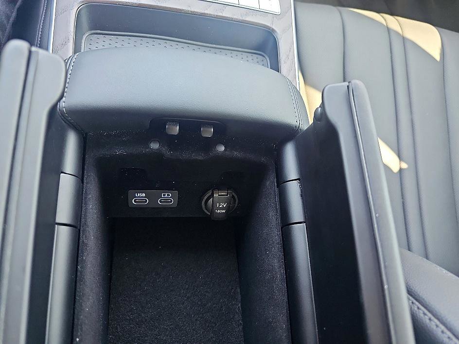 2025 Genesis G80 2.5T Advanced photo 25