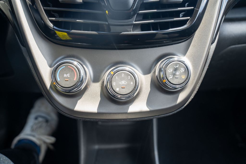 2022 Chevrolet Spark 1LT photo 25