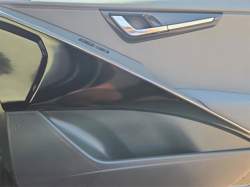 2023 Kia Niro EX Touring photo 22