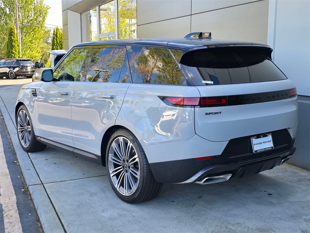 2025 Land Rover Range Rover Sport SE photo 5