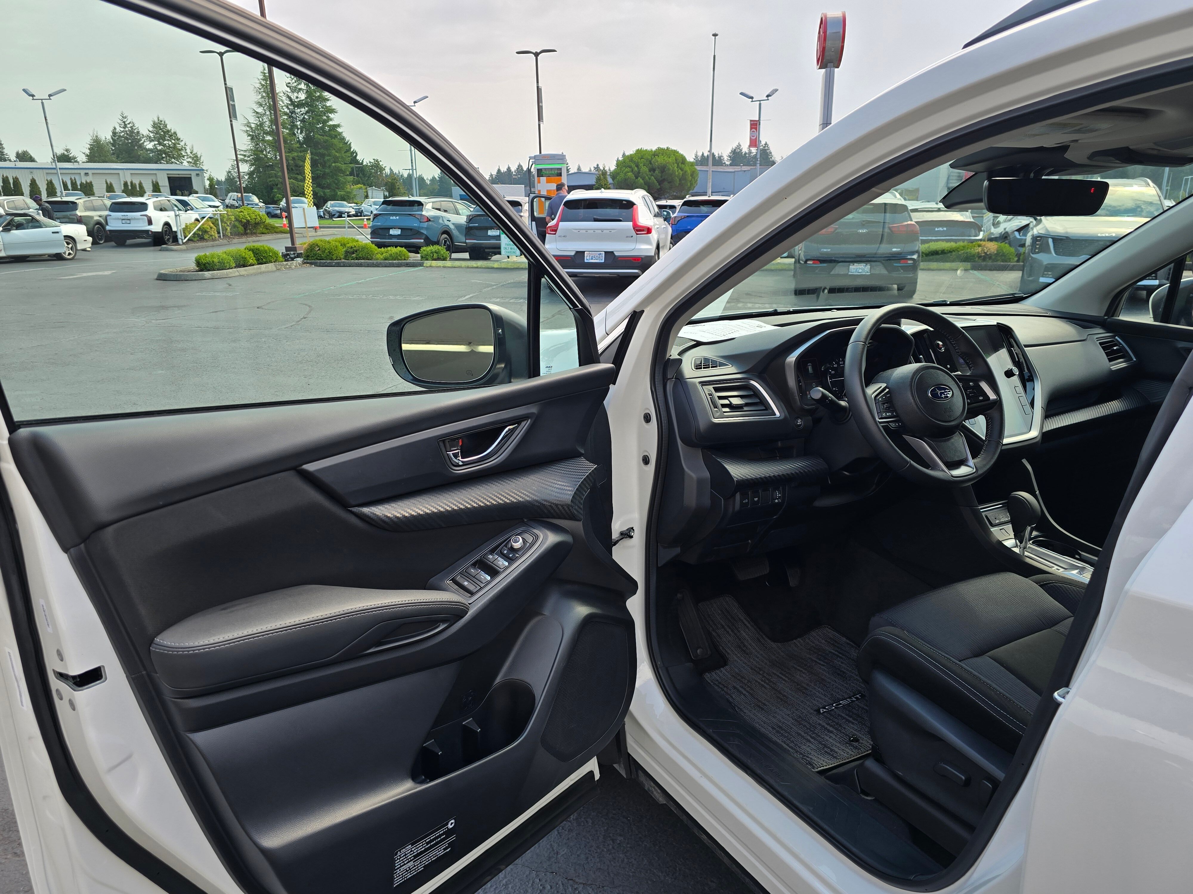 2024 Subaru Ascent Premium photo 5
