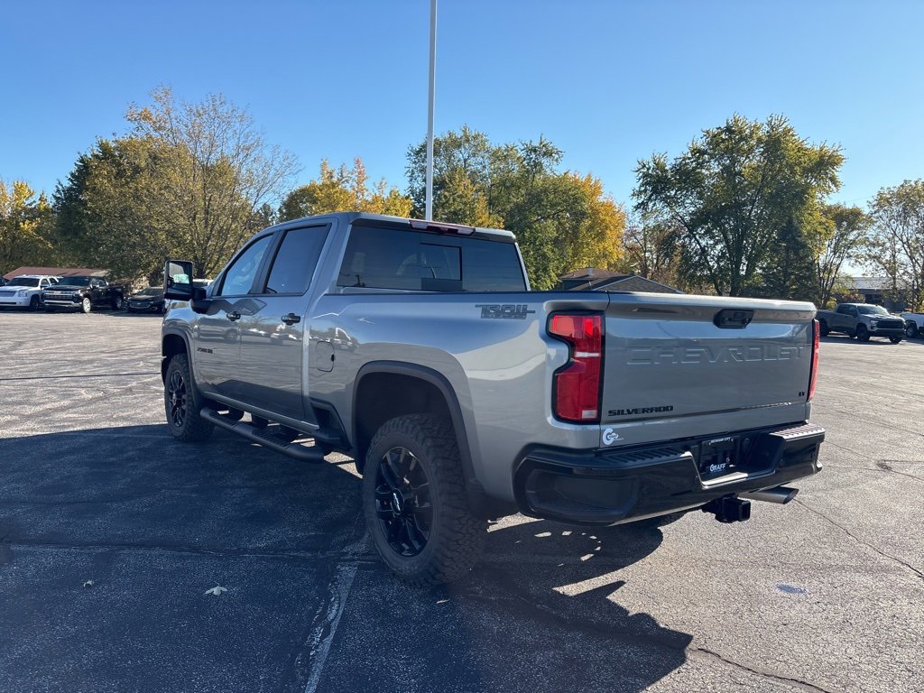 2026 Chevrolet Silverado 2500HD LT photo 3