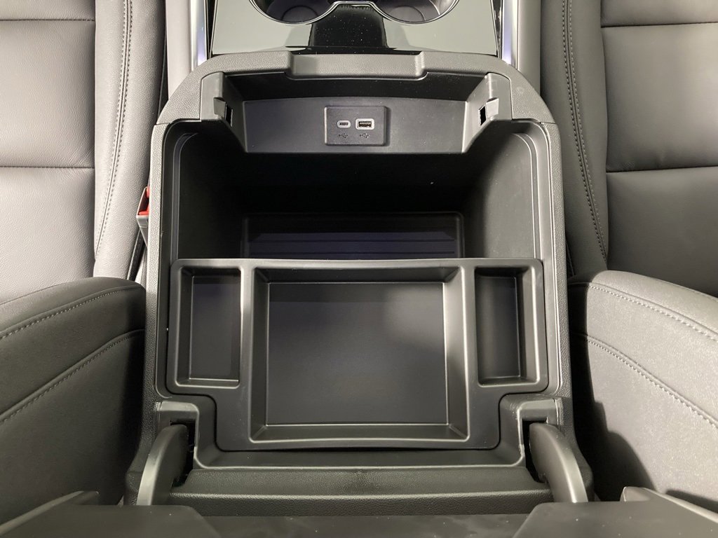 2026 Chevrolet Suburban Z71 photo 5