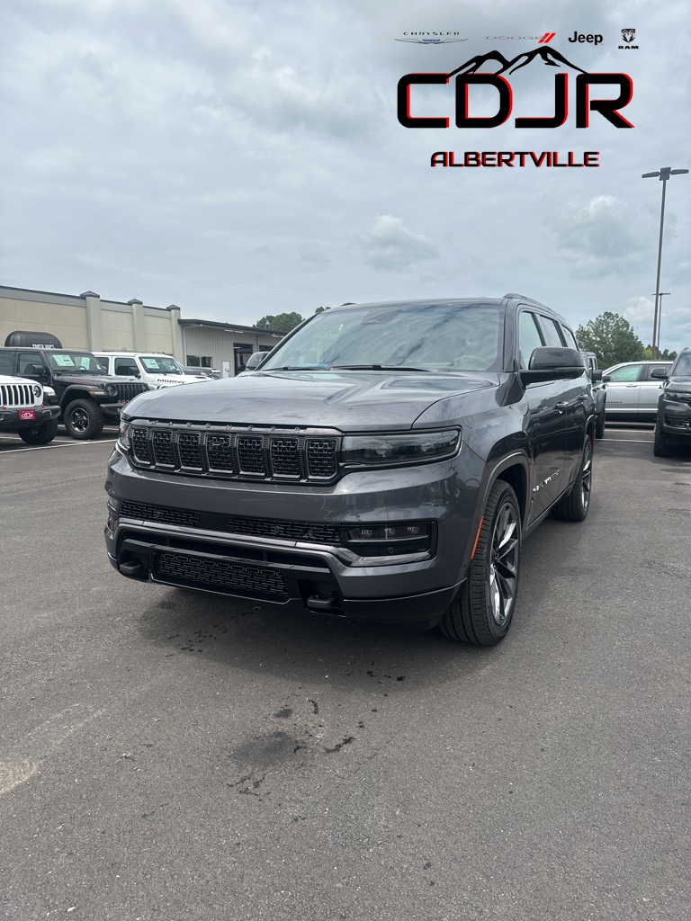 2024 Jeep Grand Wagoneer Series II's photo