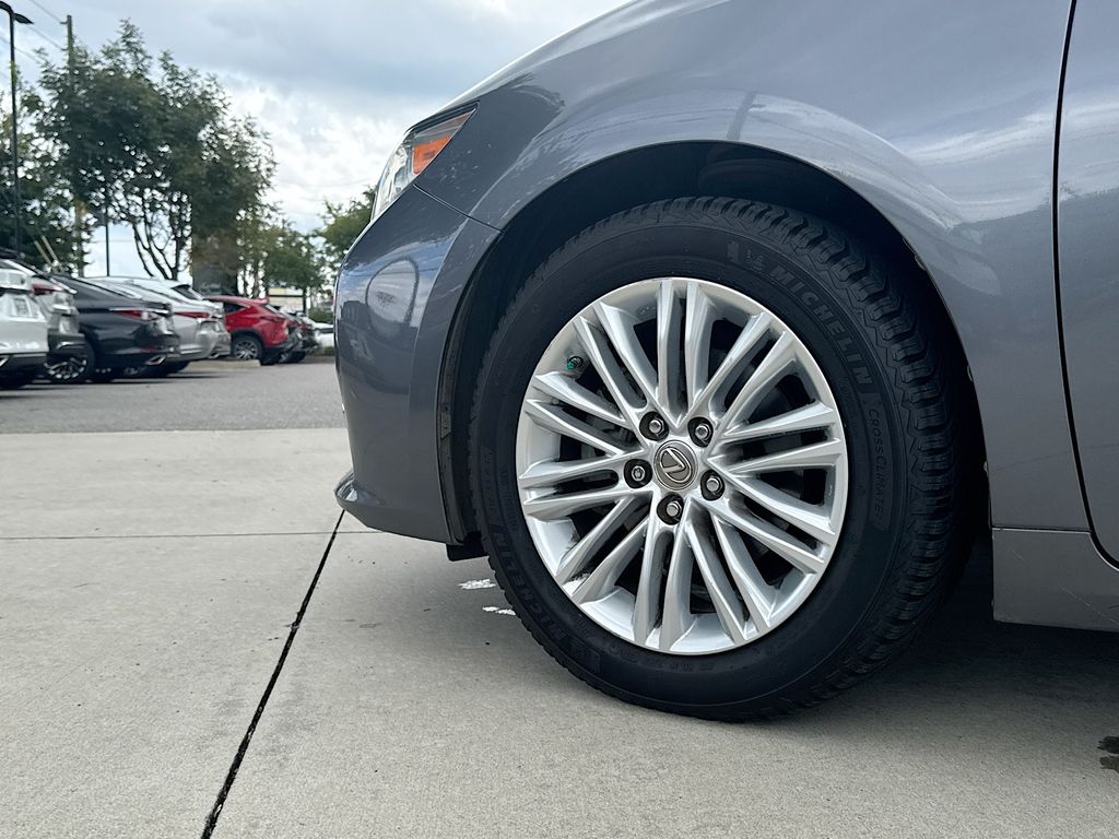2014 Lexus ES 350 photo 8
