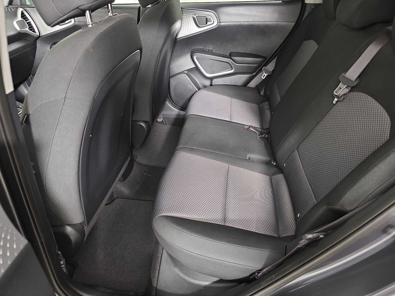 2022 Kia Soul LX photo 28