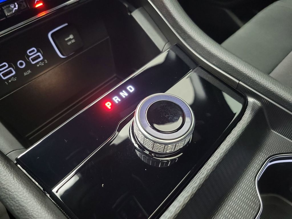 2025 Jeep Grand Cherokee Laredo photo 12