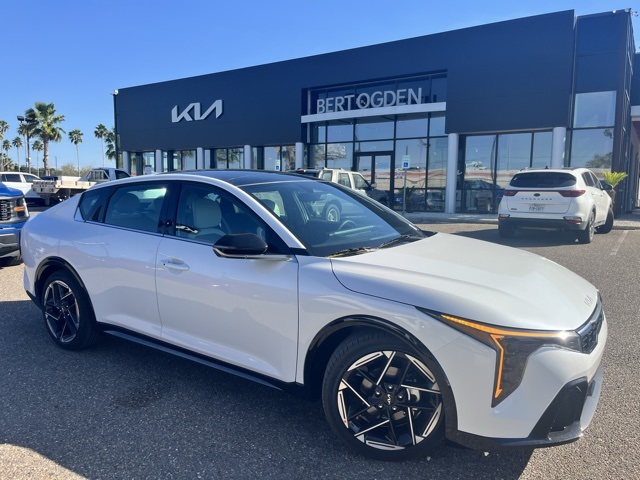 2025 Kia K4 GT-Line's photo