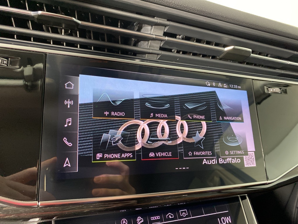 2023 Audi Q7 55 Premium Plus photo 11