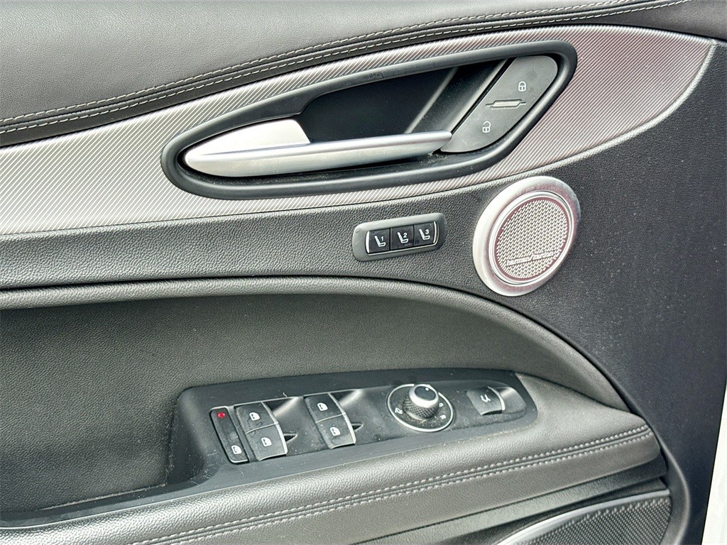2022 Alfa Romeo Stelvio Ti Sport photo 20
