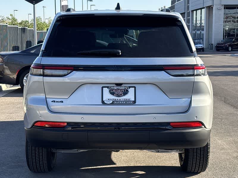 2025 Jeep Grand Cherokee Altitude photo 7