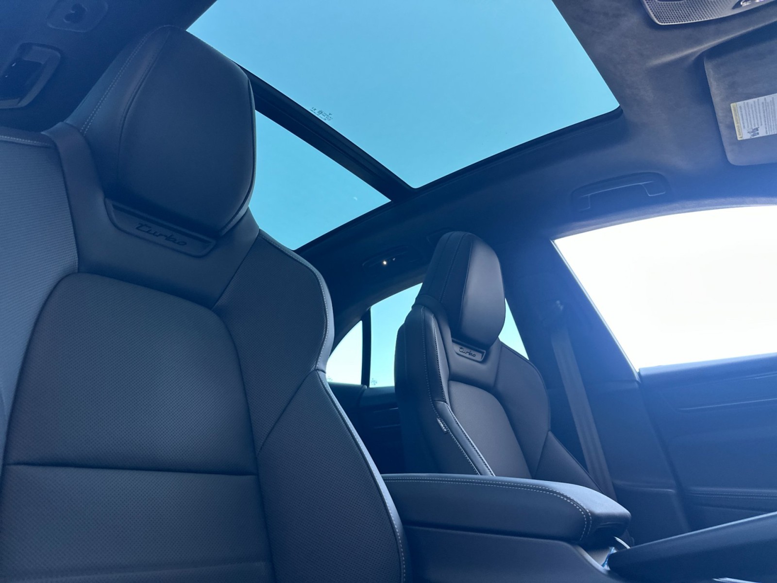 2025 Porsche Macan Turbo Electric photo 17