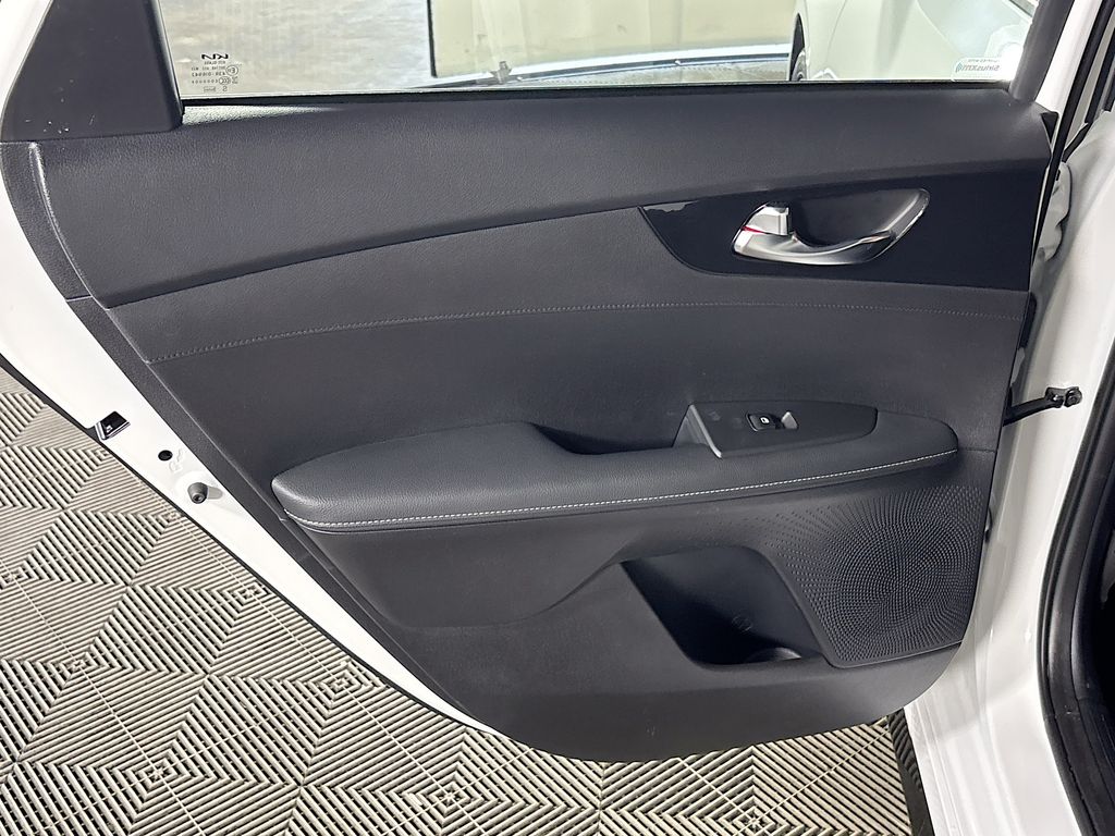 2024 Kia Forte GT-Line photo 19