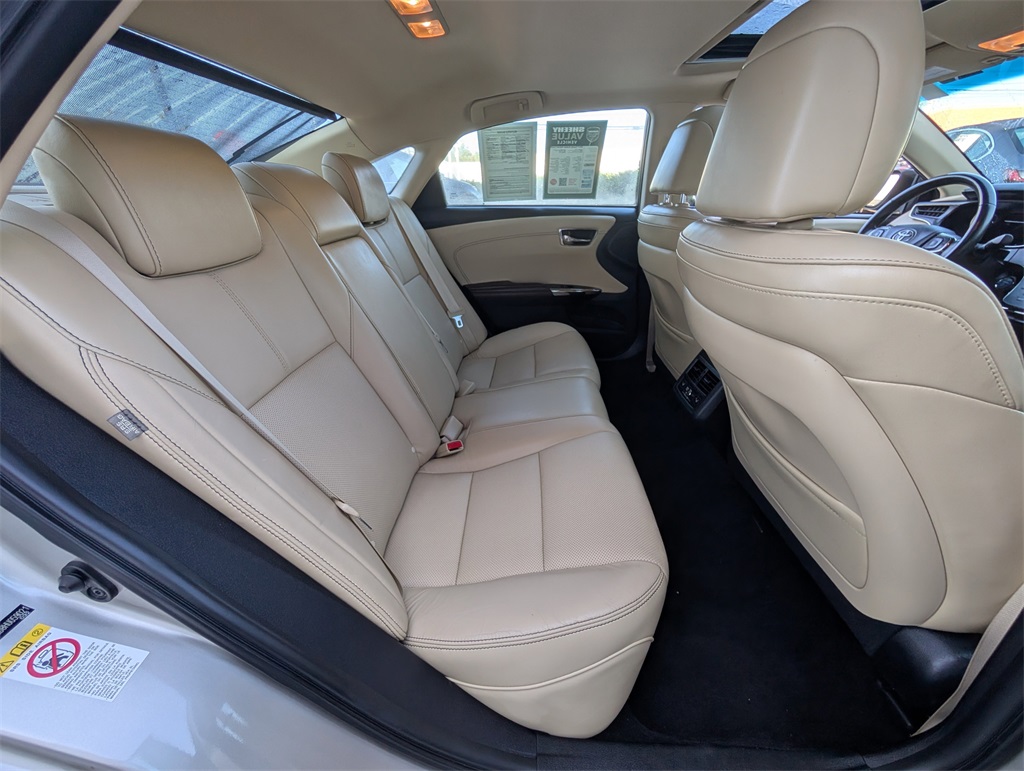 2017 Toyota Avalon Hybrid Limited photo 3