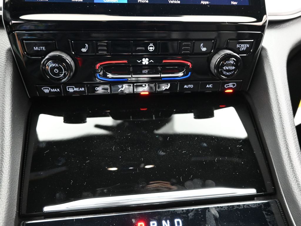 2025 Jeep Grand Cherokee Limited photo 11